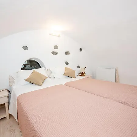 Villa Luxury Hariton Emporio (Santorini)