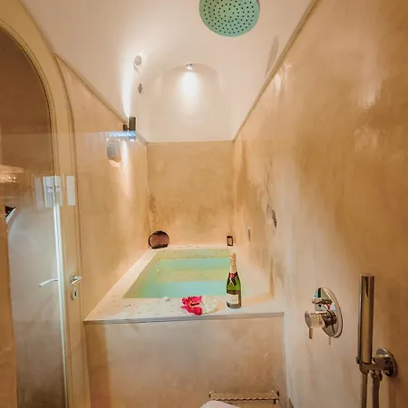 Luxury Hariton Villa Emporio (Santorini)
