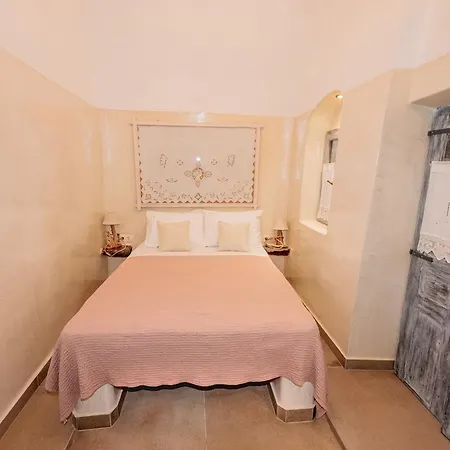 Luxury Hariton * Emporio (Santorini)