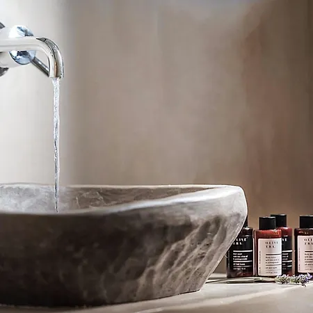 Luxury Hariton Emporio (Santorini)