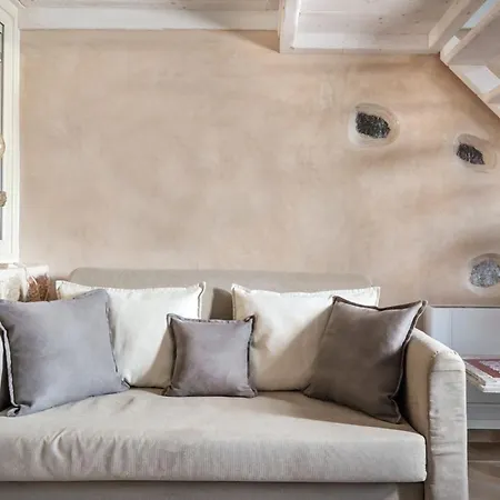 Luxury Hariton * Emporio (Santorini)