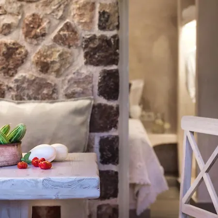 Villa Luxury Hariton Emporio (Santorini)